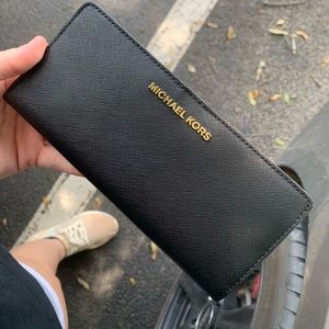 Michael Kors Wallet SOLD